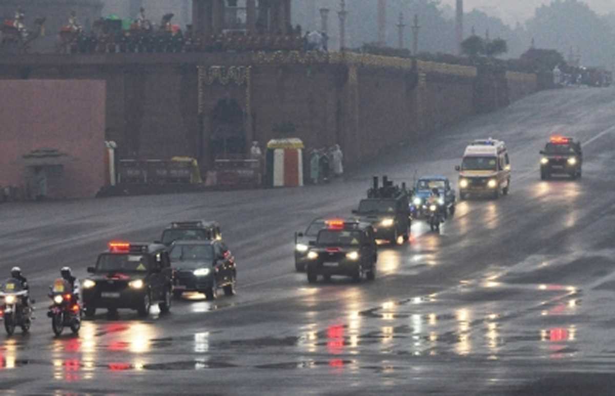 खराब मौसम के कारण बीटिंग र्रिटीट में नहीं हो सका मेगा ड्रोन शो